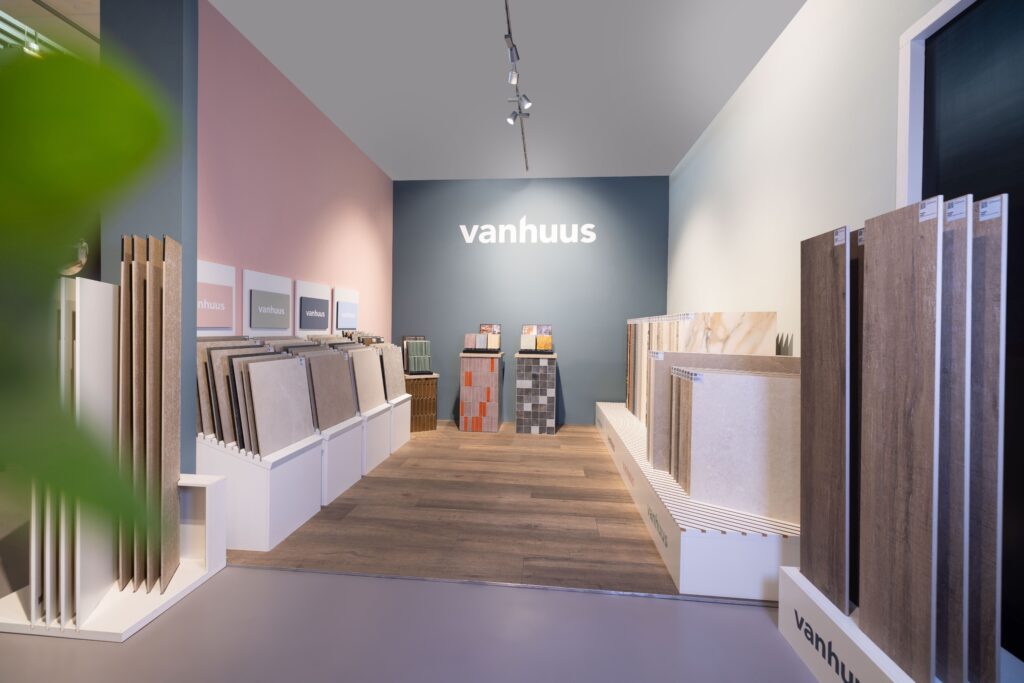 Nieuwe tegeldisplays en uitbreiding collectie bij alle Vanhuus verkooppunten